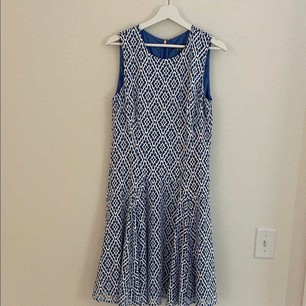 Chic Blue and White Geometric Midi Dress